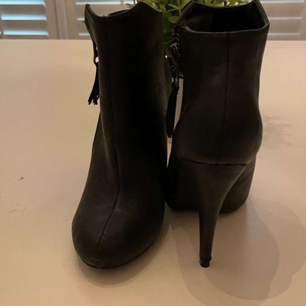 Michael Antonio Booties. - Picture 3 of 7